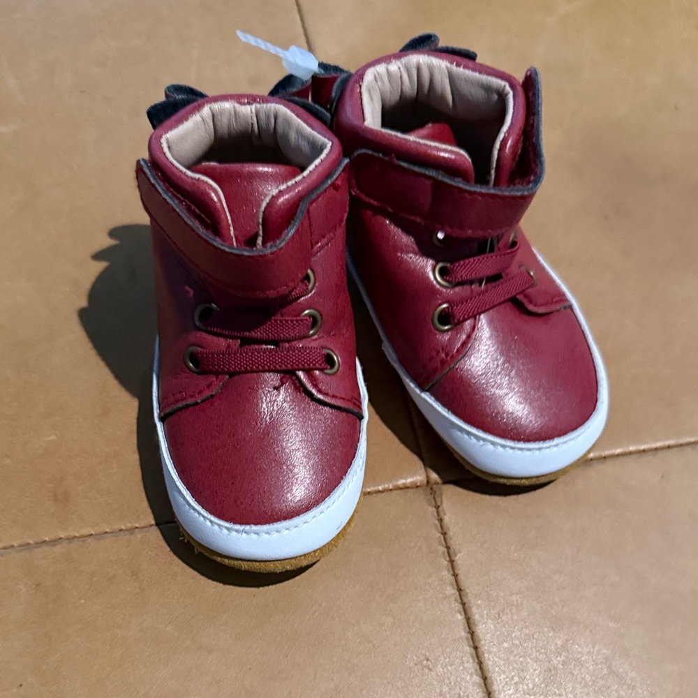 ❤️$10 FLASH SALE❤️Monkey Feet Shoes 6-12M